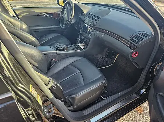 Mercedes-Benz E 200
