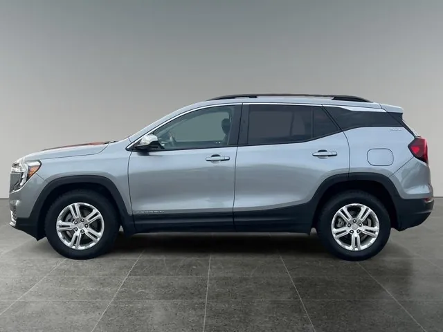 GMC Terrain 2024 photo 2