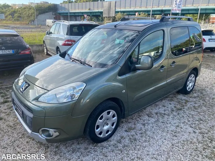 Peugeot Partner 2011 photo 2