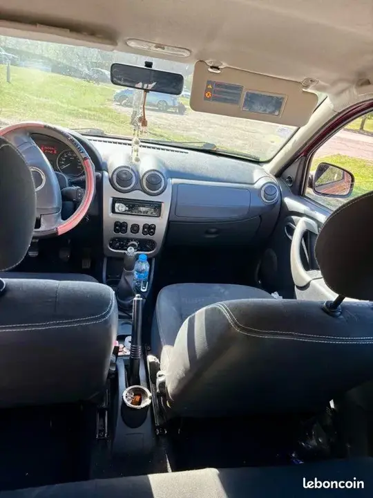Dacia Sandero 2011 photo 3