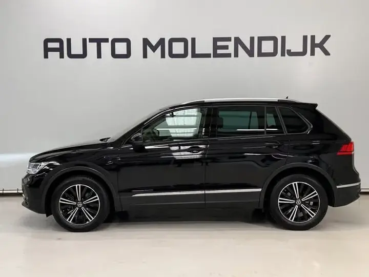 Volkswagen Tiguan 2022 photo 2