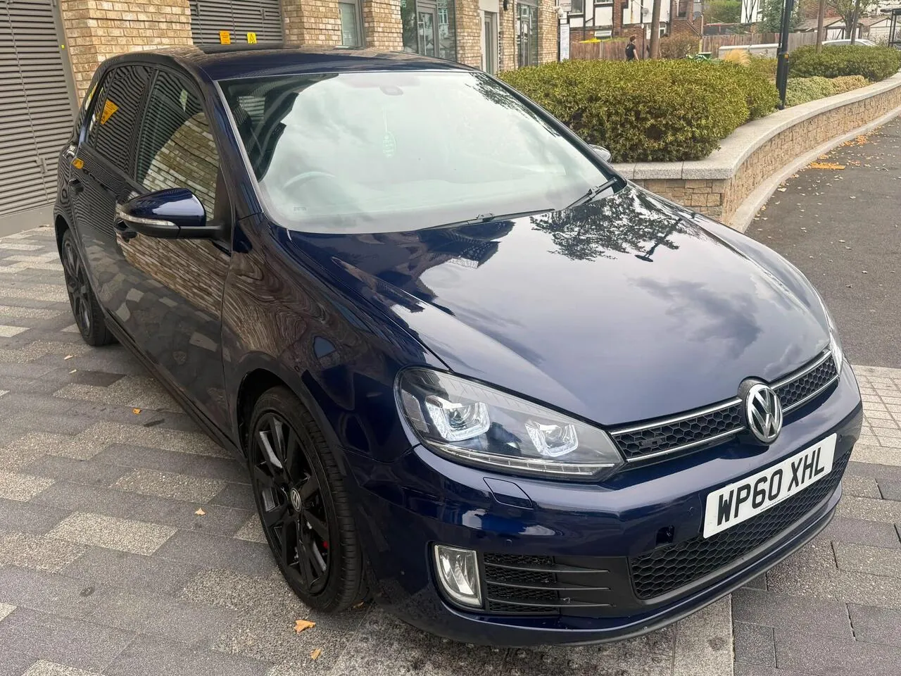 Volkswagen Golf 2011 photo 2