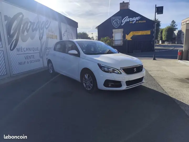 Peugeot 308 2021 photo 2