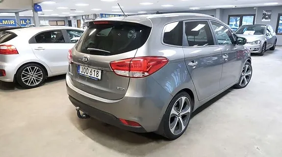 Kia Carens 2015 photo 2