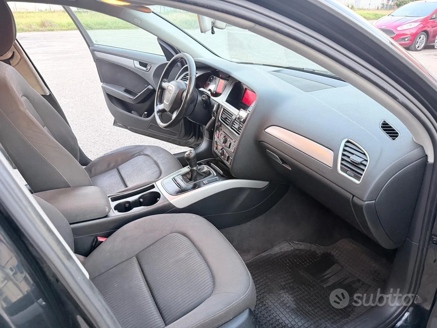 Audi A4 2011 photo 5