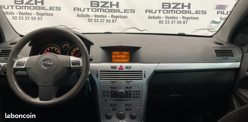 Opel Astra 2009 photo 3