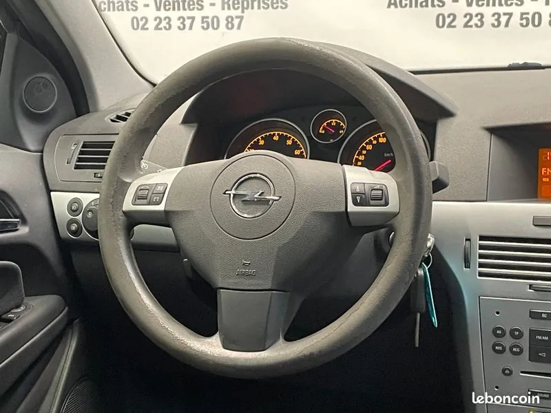 Opel Astra 2009 photo 4