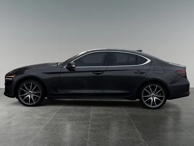 Genesis G70 2022 photo 2