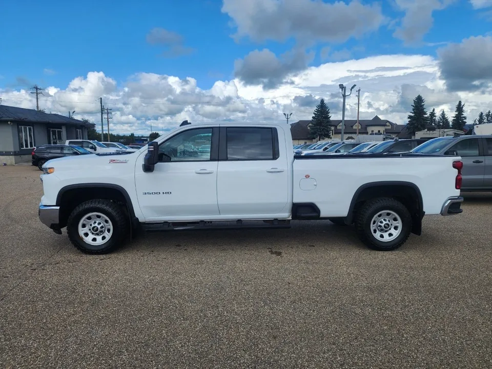 Chevrolet Silverado 3500Hd 2024 photo 3
