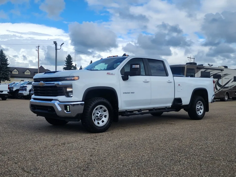 Chevrolet Silverado 3500Hd 2024 photo 2