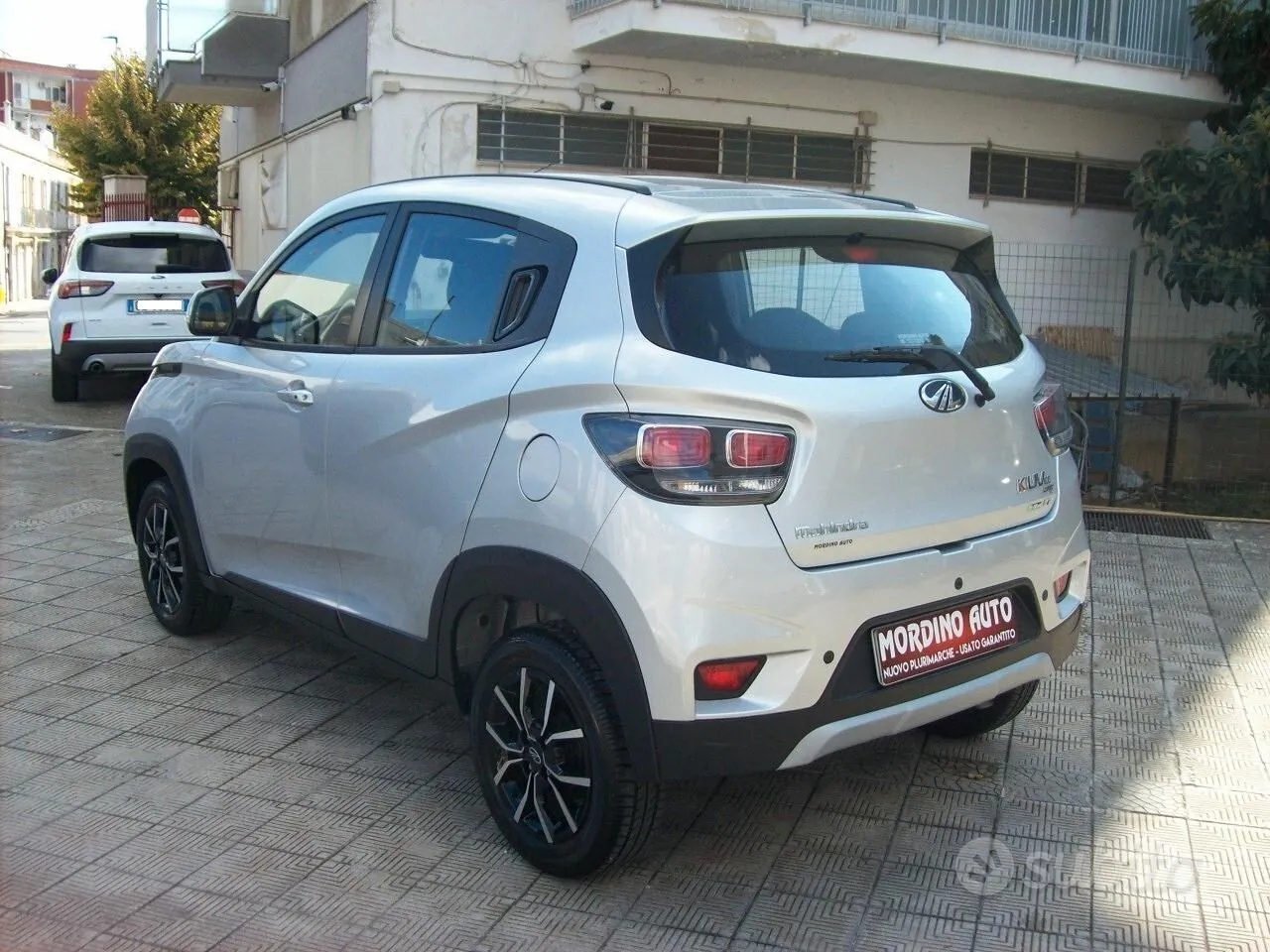 Mahindra Kuv100 2025 photo 3