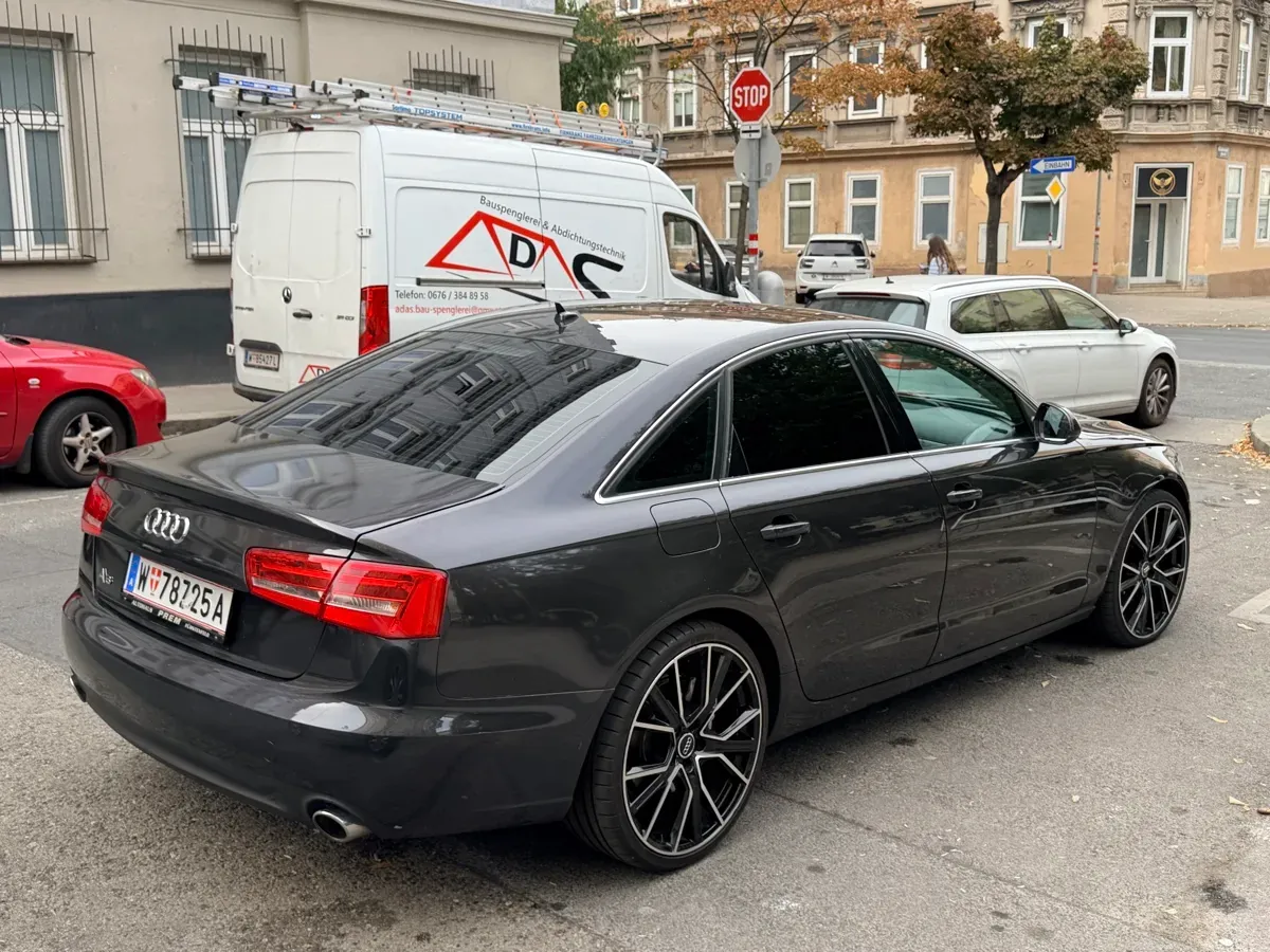 Audi A6 2012 photo 2