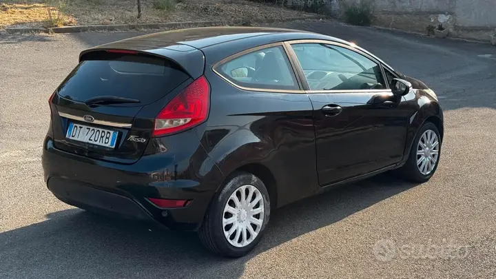 Ford Fiesta 2010 photo 3