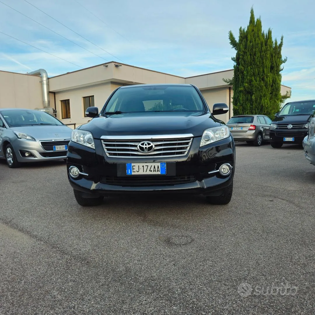 Toyota Rav4 2011 photo 2