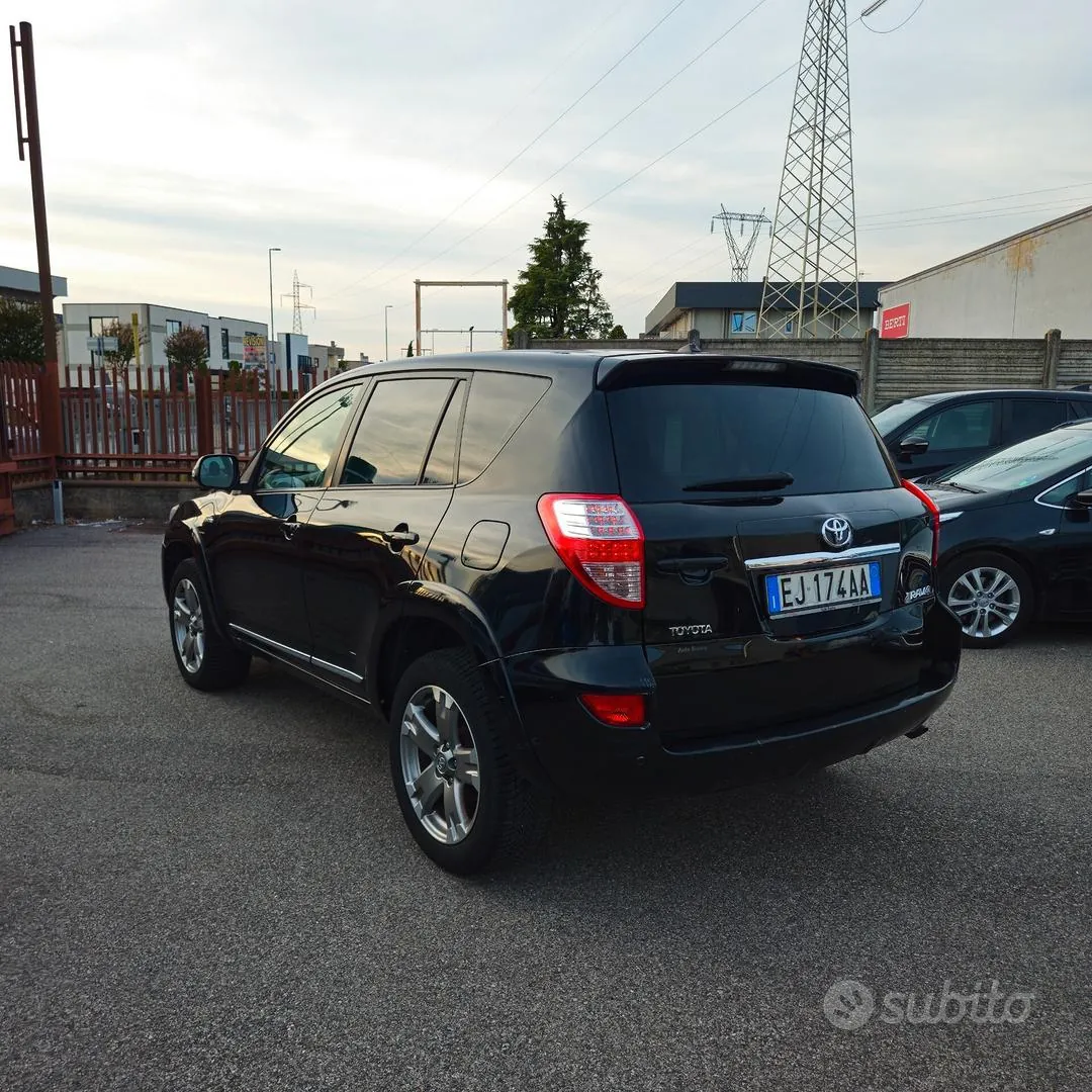 Toyota Rav4 2011 photo 5