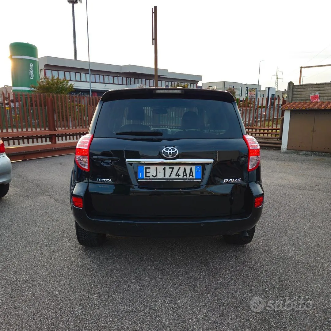 Toyota Rav4 2011 photo 4