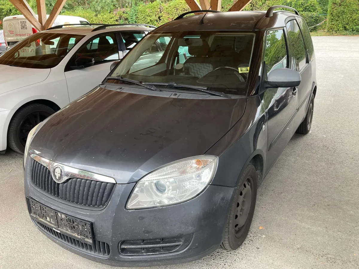 Skoda Roomster 2009 photo 2