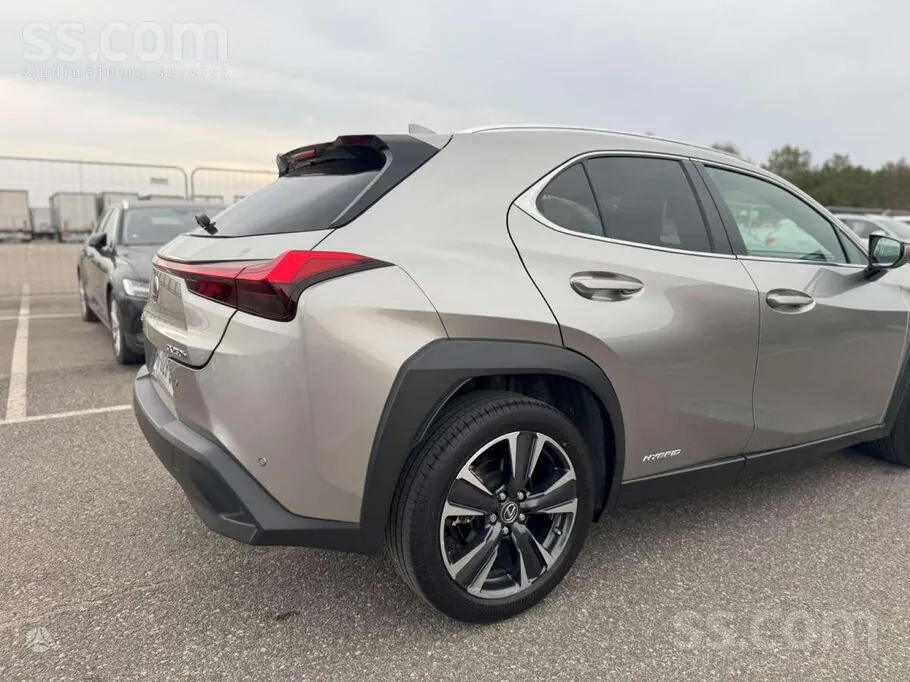 Lexus Ux 2022 photo 3