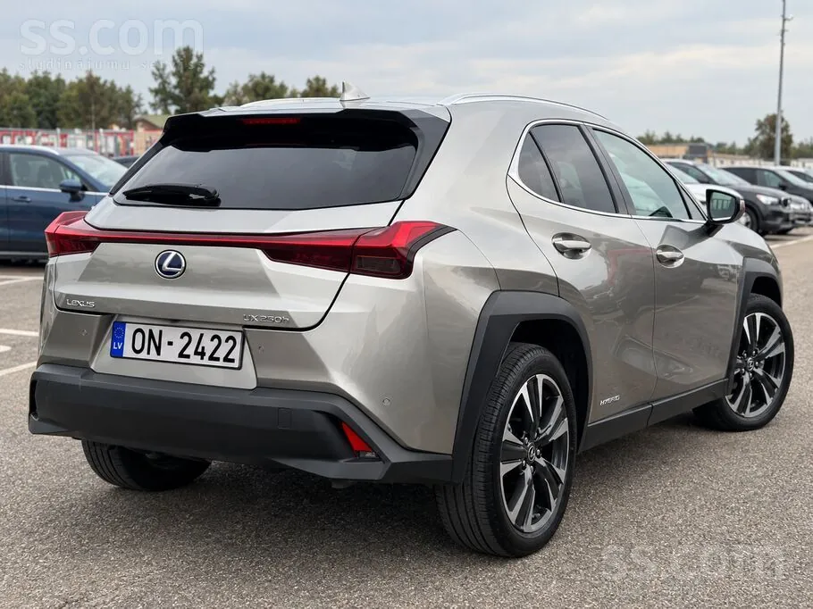 Lexus Ux 2022 photo 2