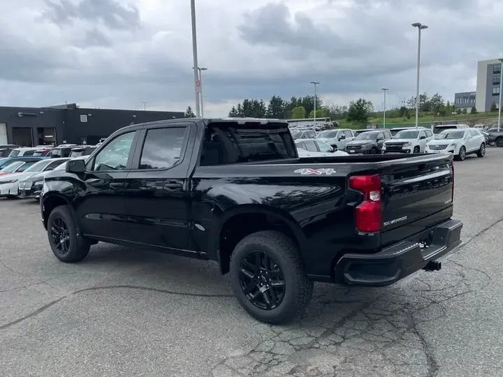 Chevrolet Silverado 2026 photo 3