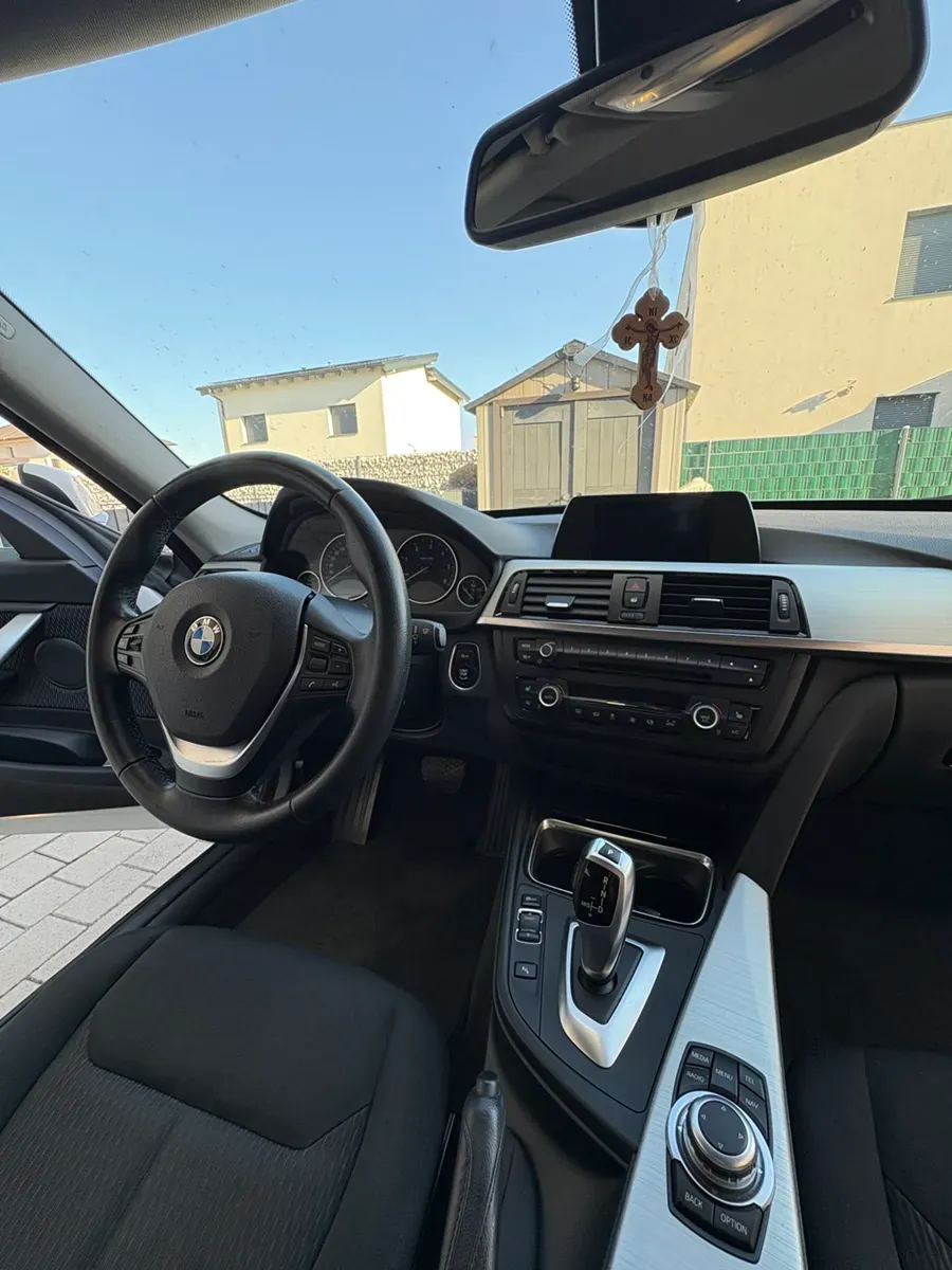 BMW 3 Series 2015 photo 2