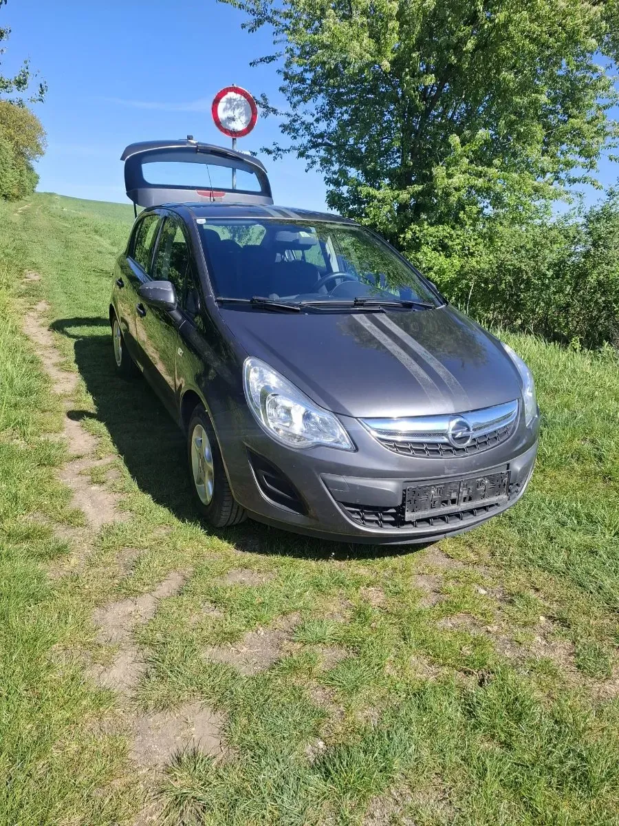 Opel Corsa 2012 photo 2