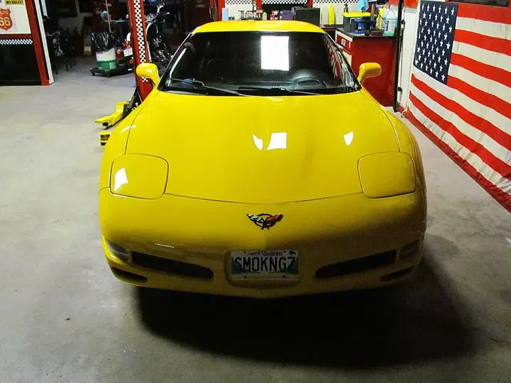 Chevrolet Corvette 2002 photo 2