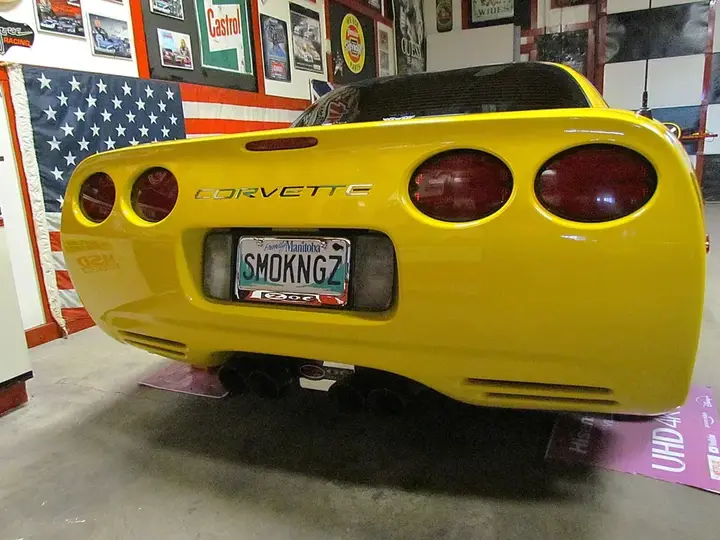 Chevrolet Corvette 2002 photo 3