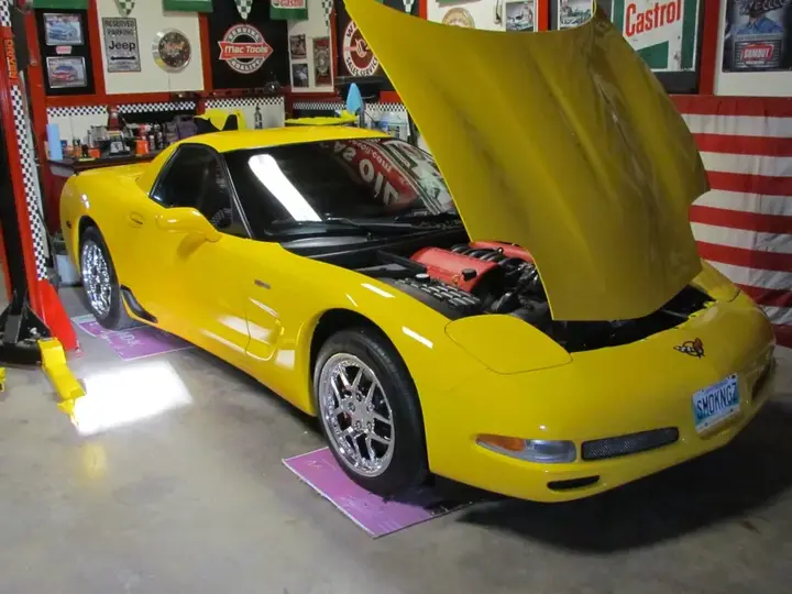 Chevrolet Corvette 2002 photo 4