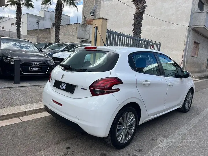 Peugeot 208 2016 photo 4