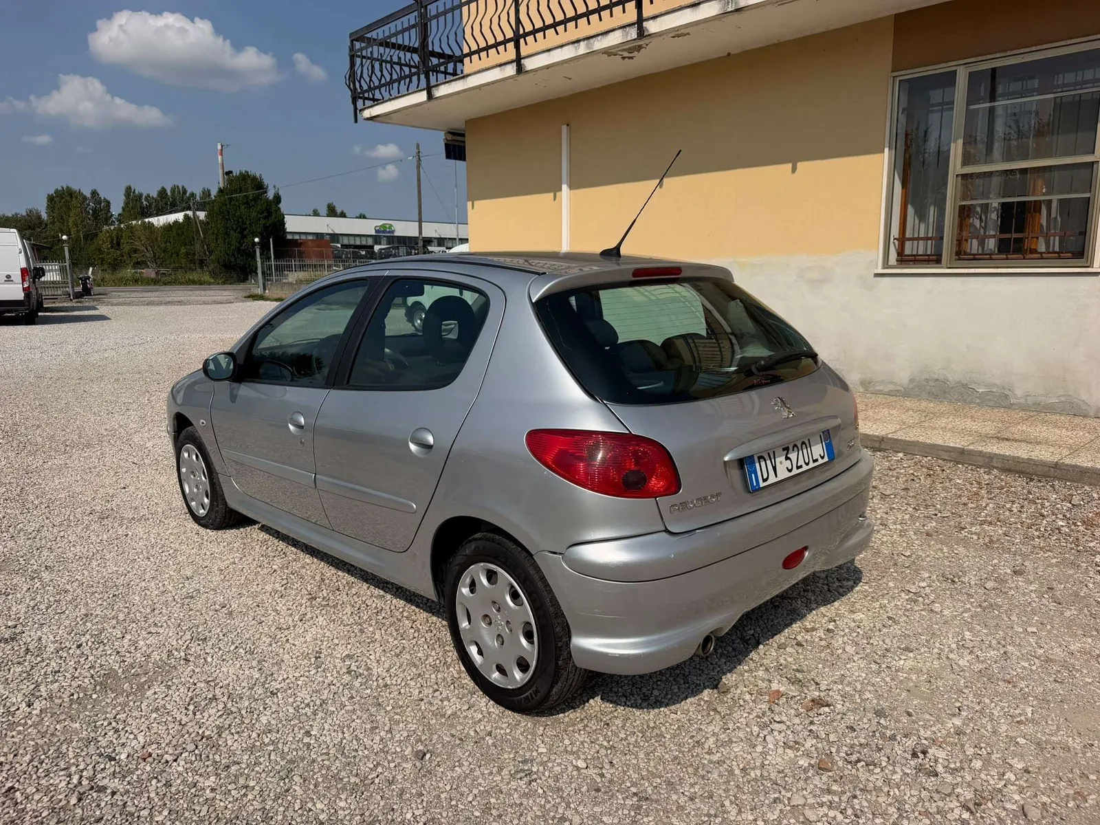 Peugeot 206 2009 photo 4
