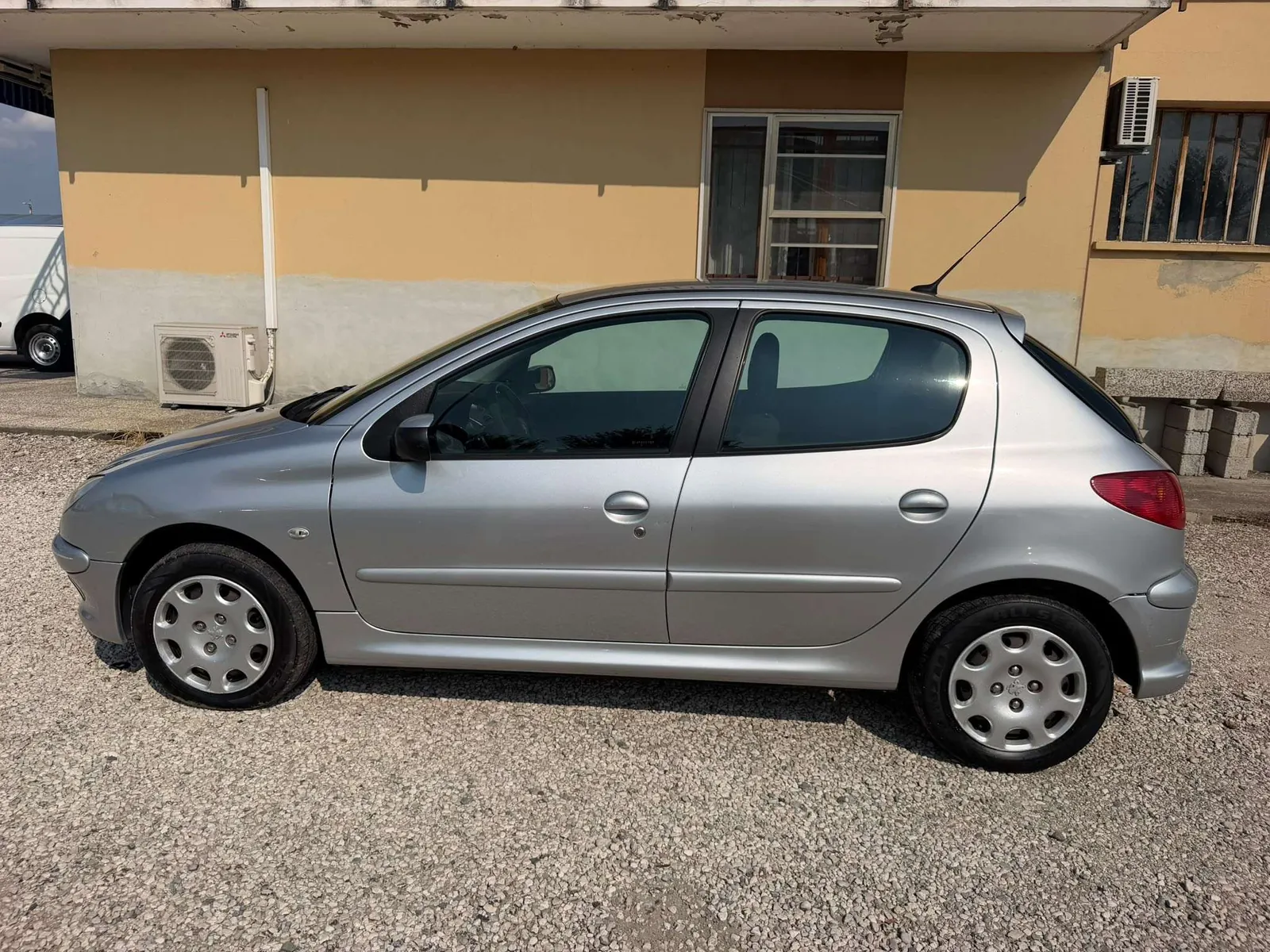 Peugeot 206 2009 photo 3