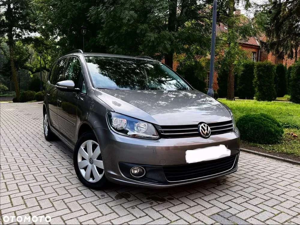 Volkswagen Touran 2013 photo 2