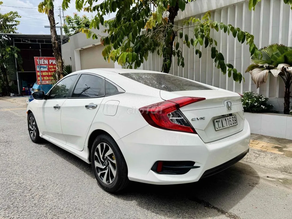 Honda Civic 2018 photo 3