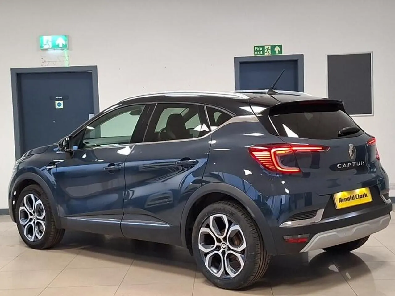 Renault Captur 2022 photo 2