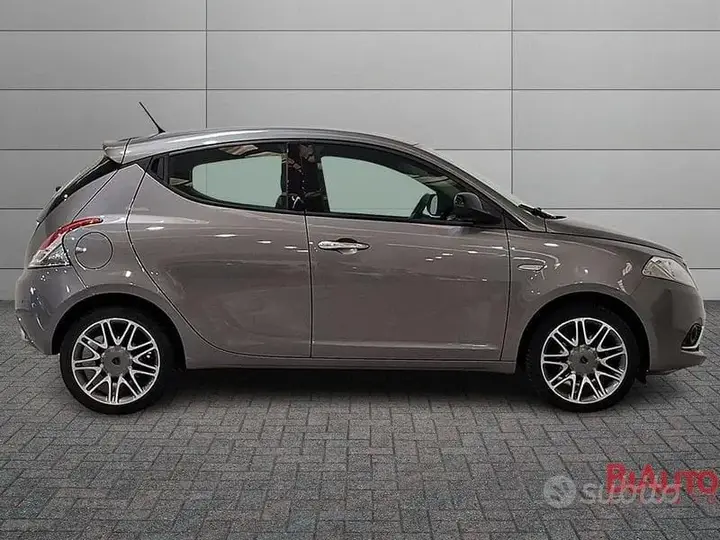 Lancia Ypsilon 2016 photo 3