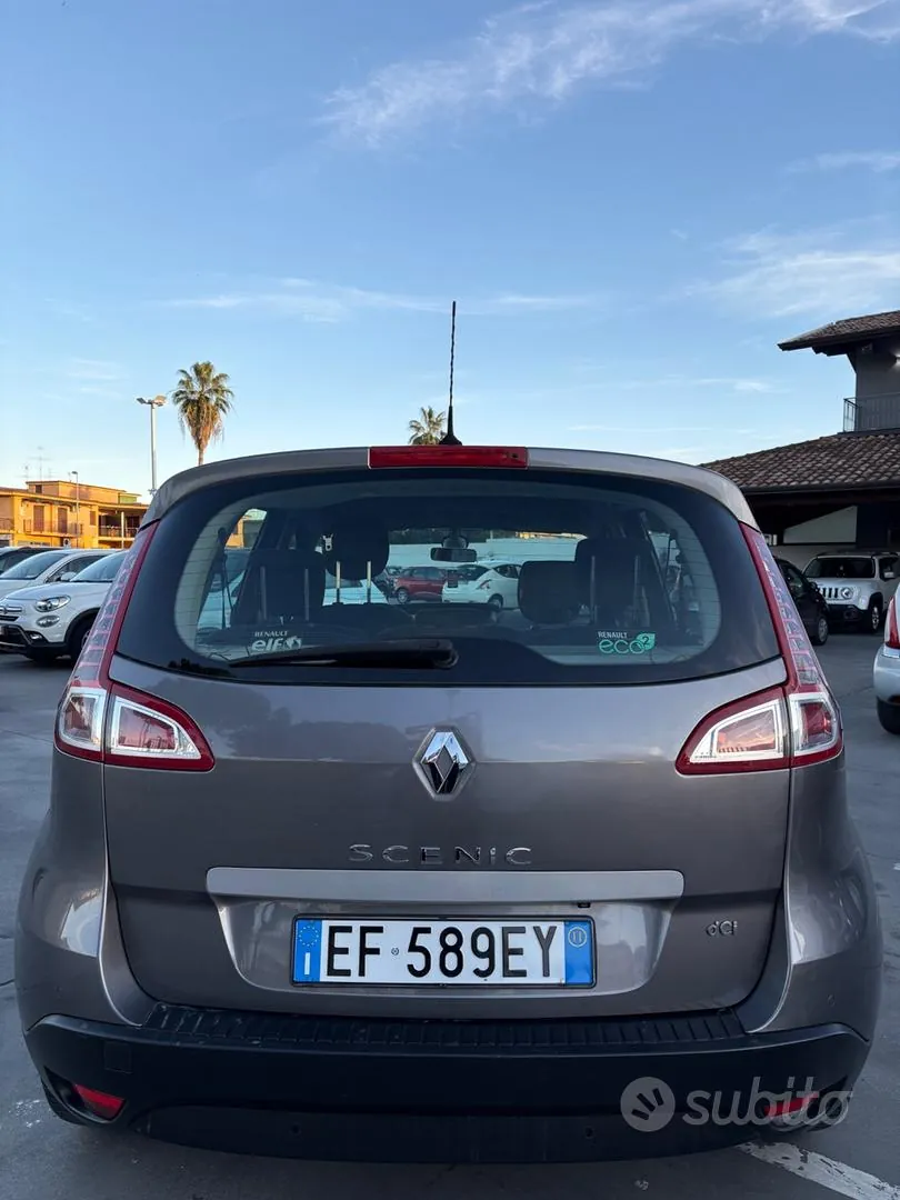 Renault Scenic 2011 photo 5