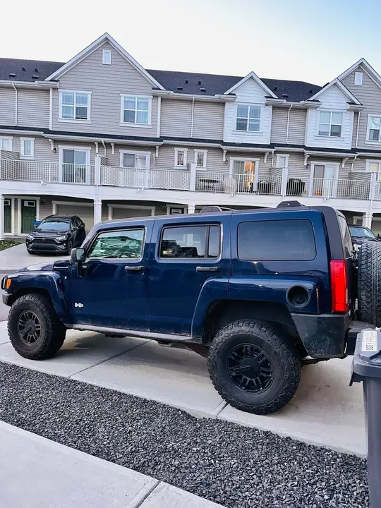 Hummer H3 2009 photo 2