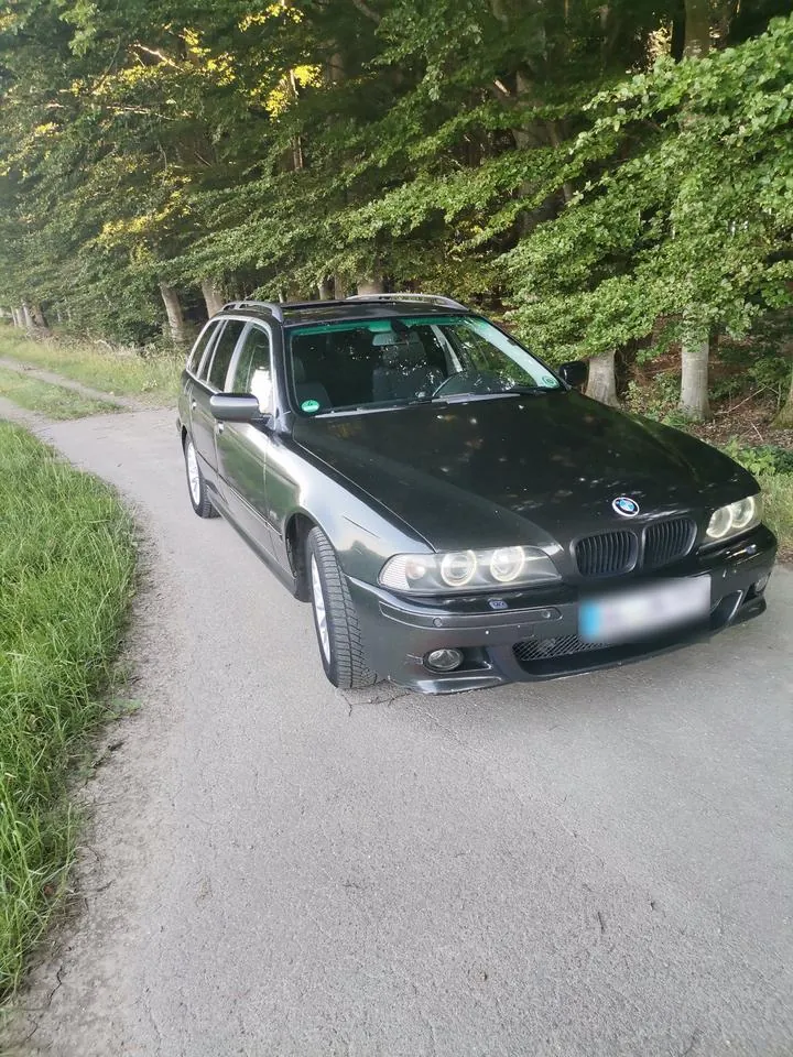 BMW 520I