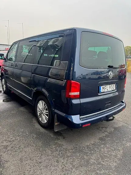 Volkswagen Multivan 2012 photo 2