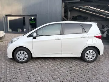 Toyota Verso-S 2011 photo 2