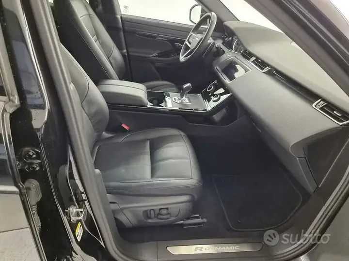 Land Rover Evoque 2022 photo 3
