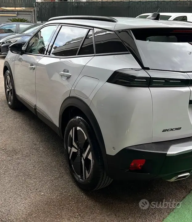 Peugeot 2008 2024 photo 4