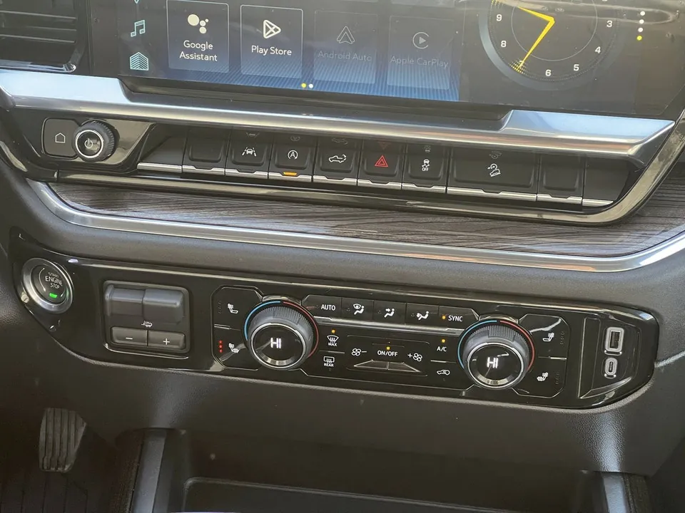 Chevrolet Silverado 1500 2024 photo 3
