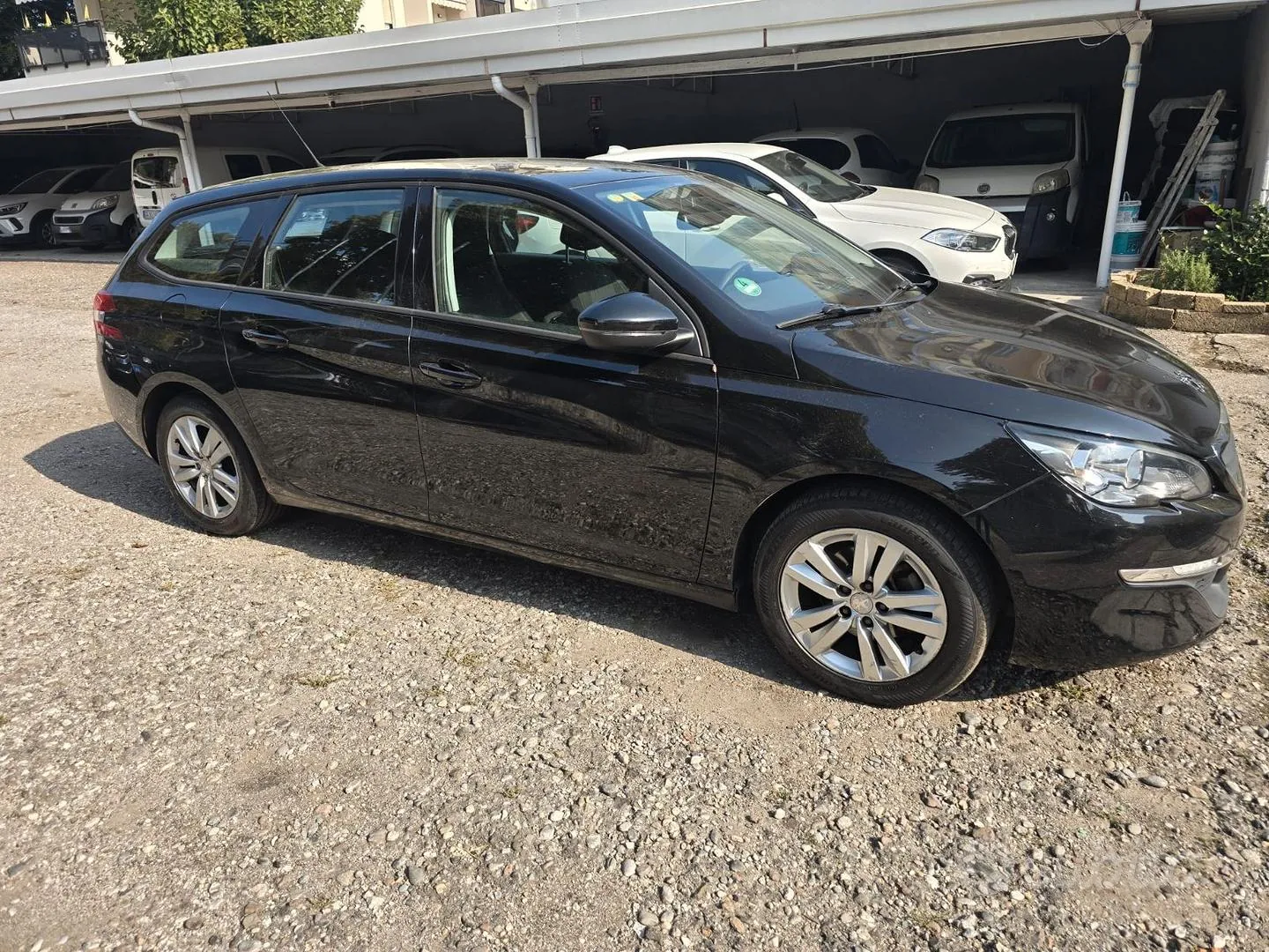 Peugeot 308 2014 photo 2