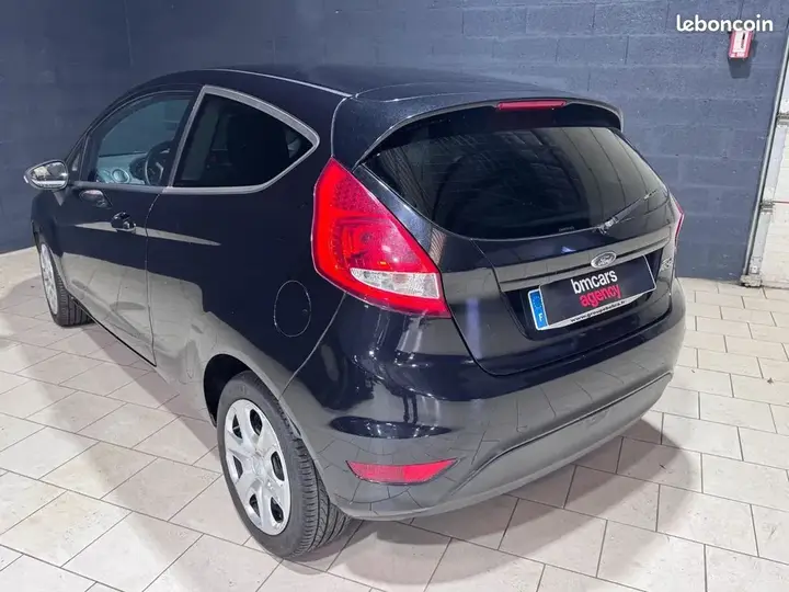 Ford Fiesta 2011 photo 4
