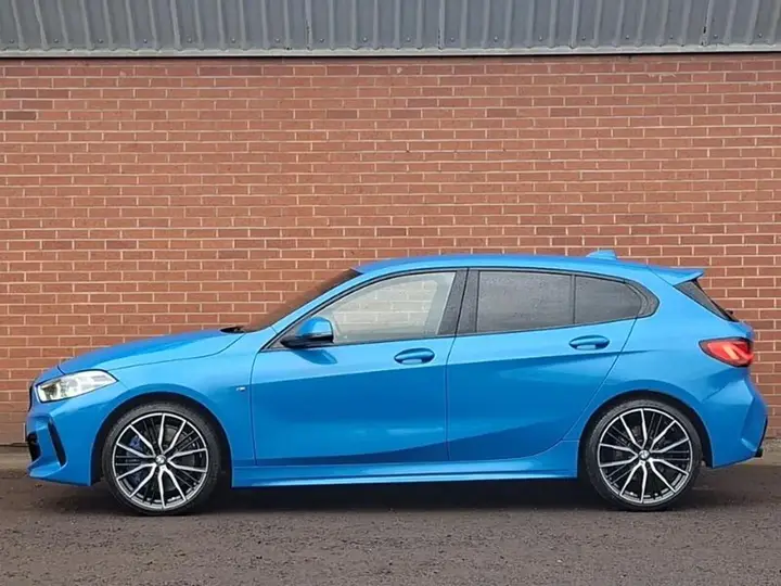 BMW 1 Series 2023 photo 4