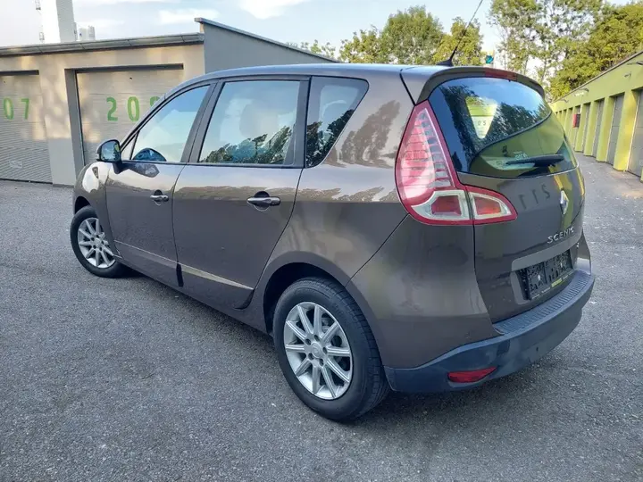 Renault Scénic 2011 photo 3