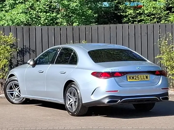 Mercedes-Benz E-Class 2025 photo 2