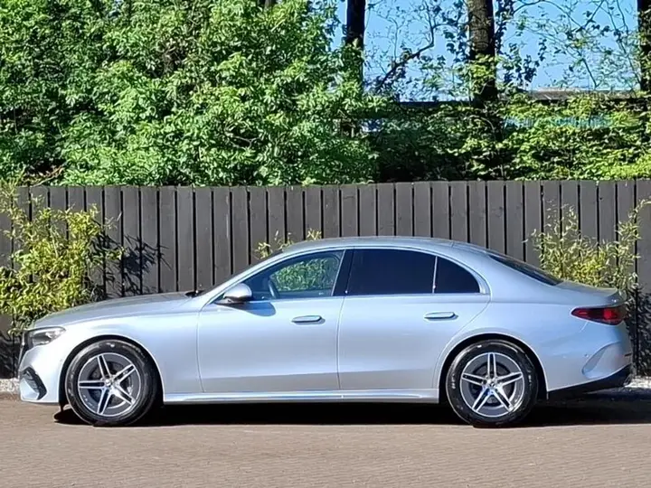 Mercedes-Benz E-Class 2025 photo 4